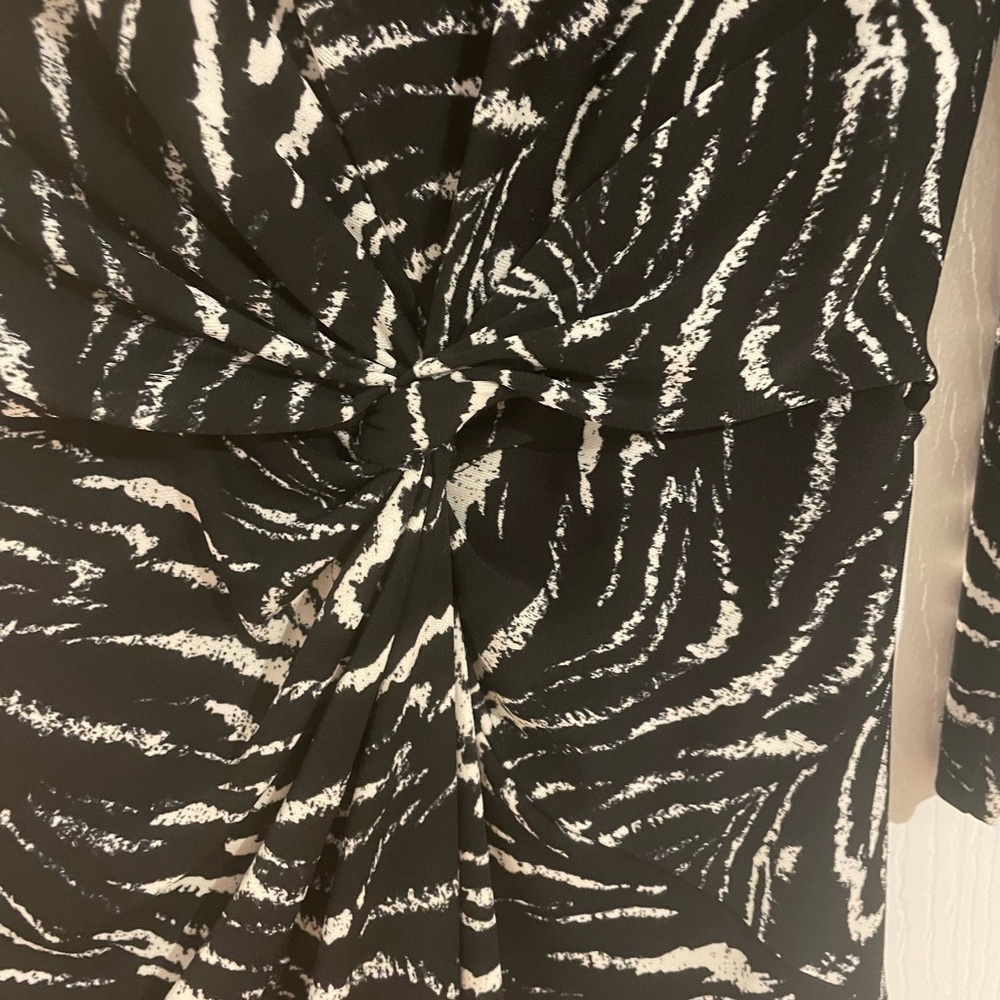 Kenneth Cole black and white body con women’s size L dress. - Picture 2 of 2